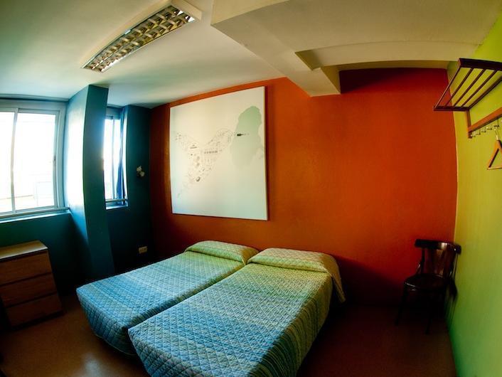 Be Dream Hostel Badalona Eksteriør bilde